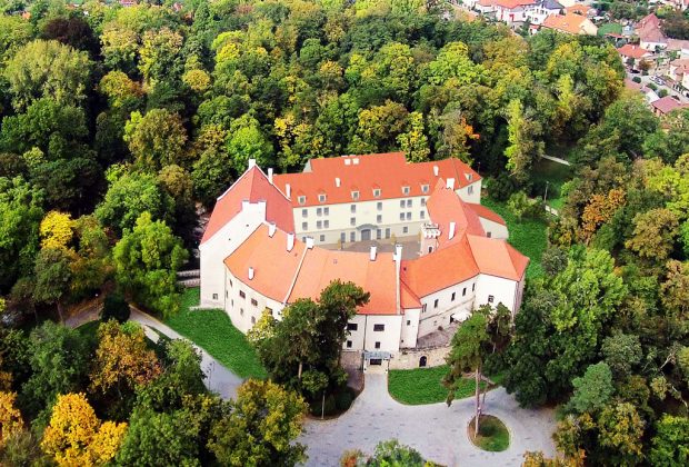 Historických hotelov