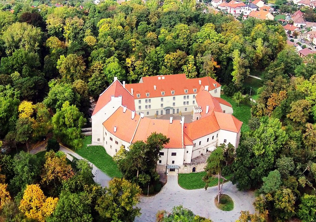 Historických hotelov