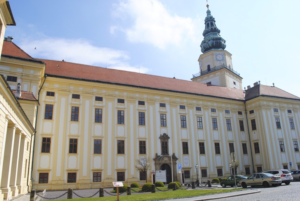 Arcibiskupský zámok