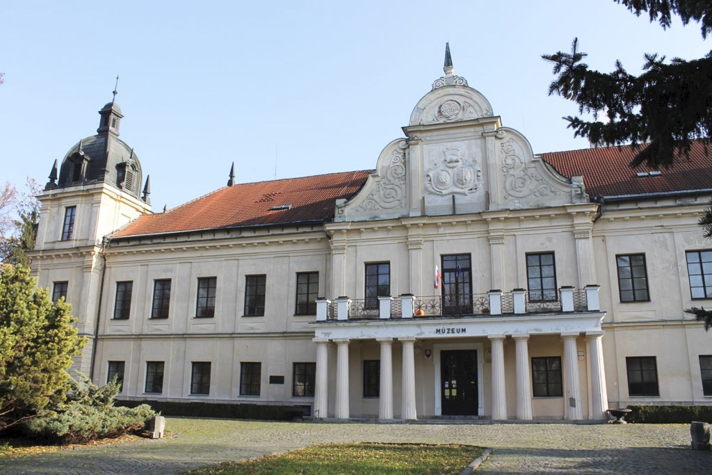 Barokovo Klasicistický Kaštieľ Trebišov