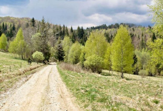 Stoličné vrchy, Na chatu Burdu cez Chlipavice