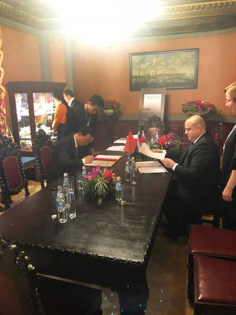 Memorandom o spolupráci v oblasti cestovného ruchu medzi SR a ČĽR