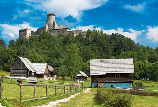 Ľubovniansky hrad – skanzen ľudovej dediny