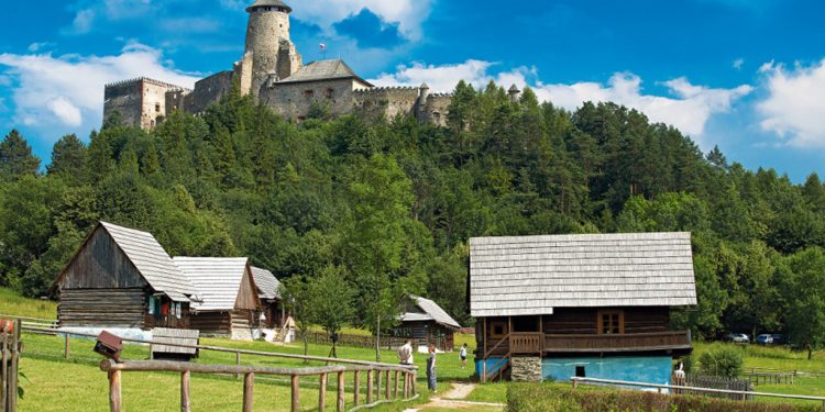 Ľubovniansky hrad – skanzen ľudovej dediny