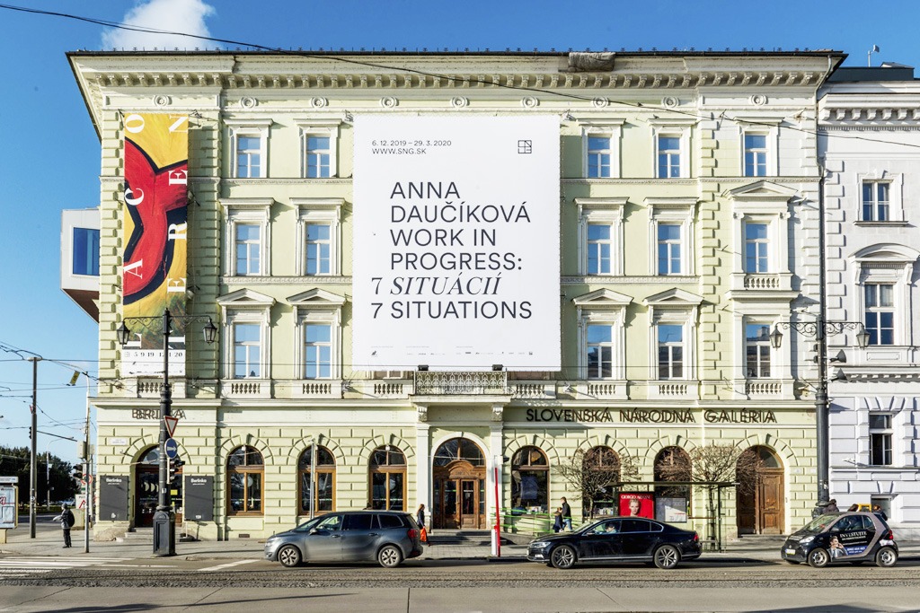 Sedem situácií na výstave Anny Daučíkovej v SNG