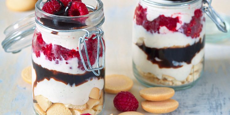 Svieža chuť ovocia v lahodnom vegánskom toppingu od Dr_Oetker, vanilkovy-tvarohovy-dezert