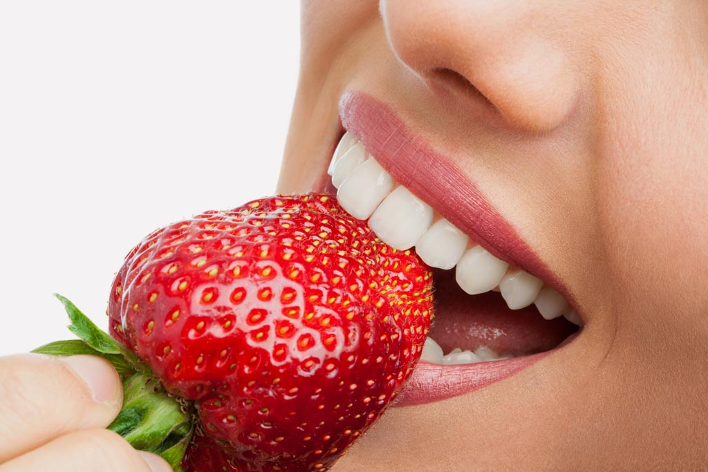 Poďme spolu na jahody, sú sladké, voňavé a veľmi zdravé, samozber, zuby