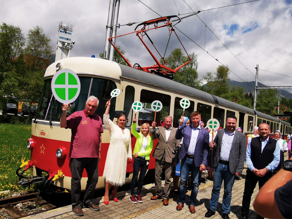 Letná turistická sezóna vo Vysokých Tatrách je oficiálne otvorená, jazda historických električiek na vás čaká