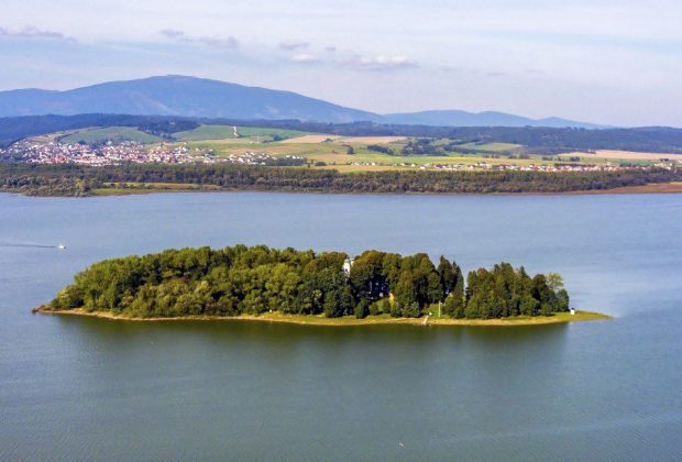 Slanicky ostrov umeniaLeto na Slovensku – Slanický ostrov umenia aj vás inšpiruje