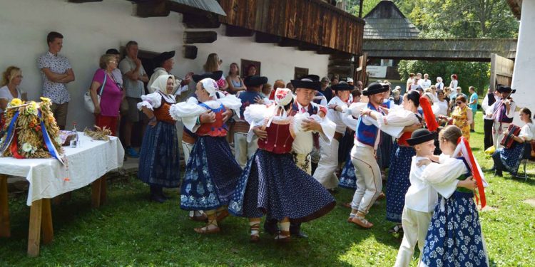 Dozinky Múzeum slovenskej dediny, SNM, zvyky na dedine