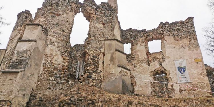 Na potulkách v Turci. Zrúcaniny Sklabinského hradu ponúkajú námety na radosť z maličkostí