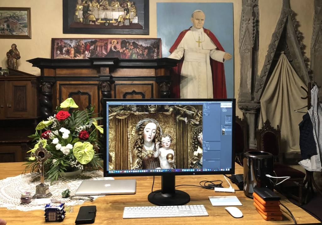 Oltár Majstra Pavla počítač