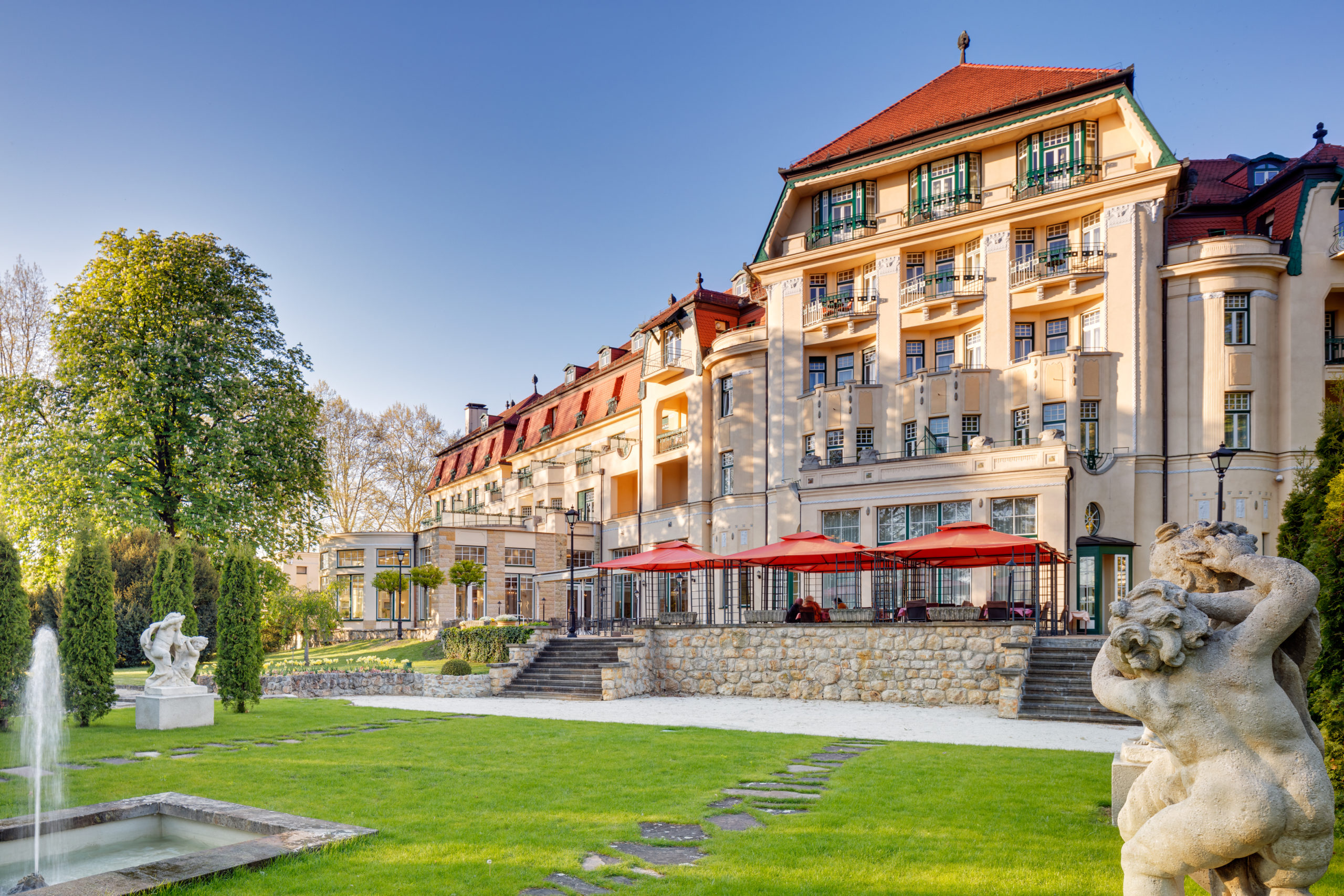 Kúpeľný ostrov, Thermia Palace, Piešťany