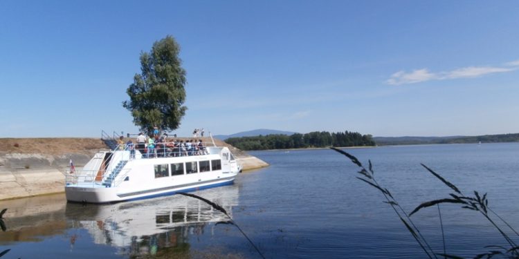 Vodné nádrže Slanický ostrov umenia
